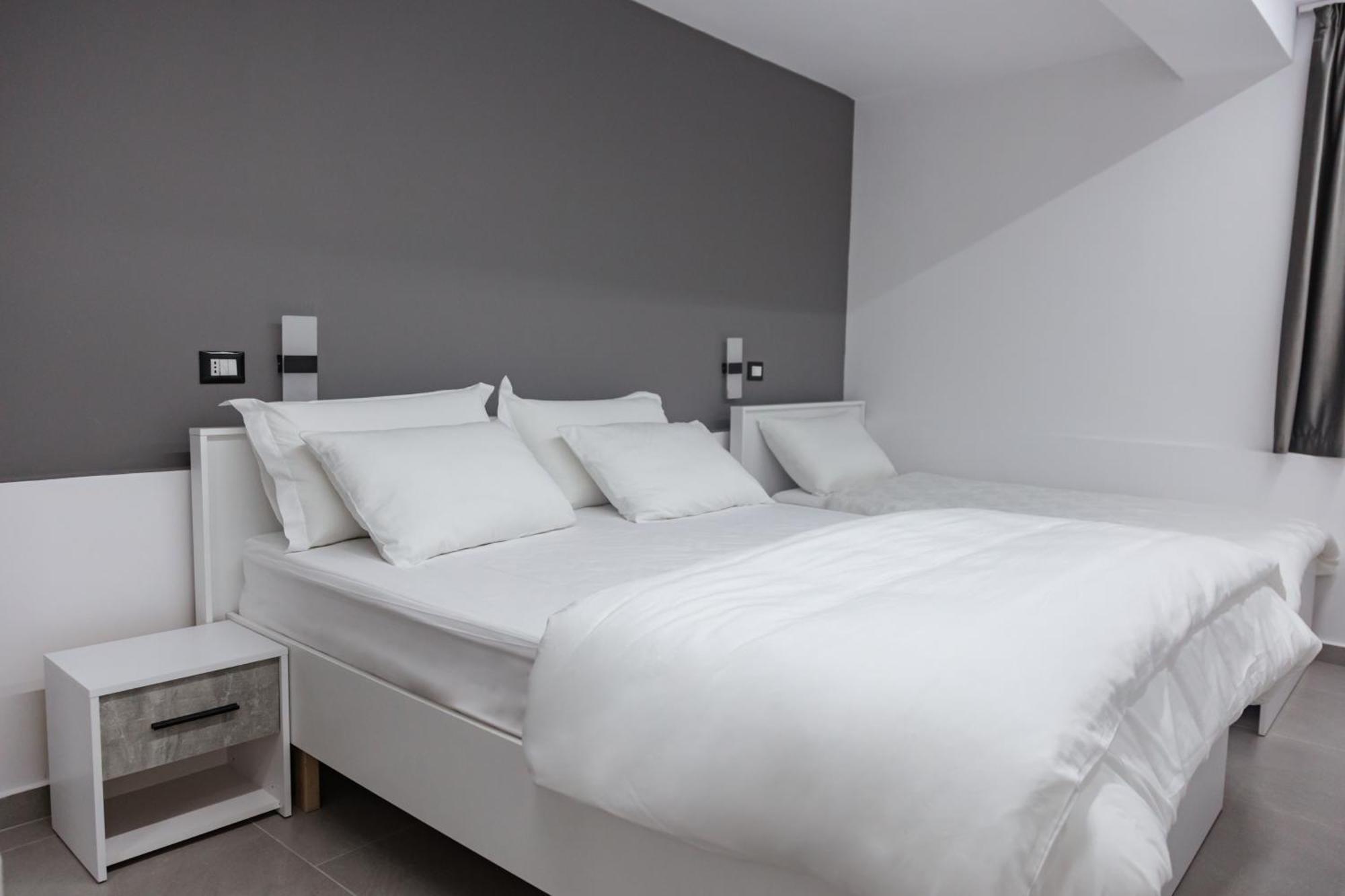 Mon Prive Apartment Tirana Buitenkant foto
