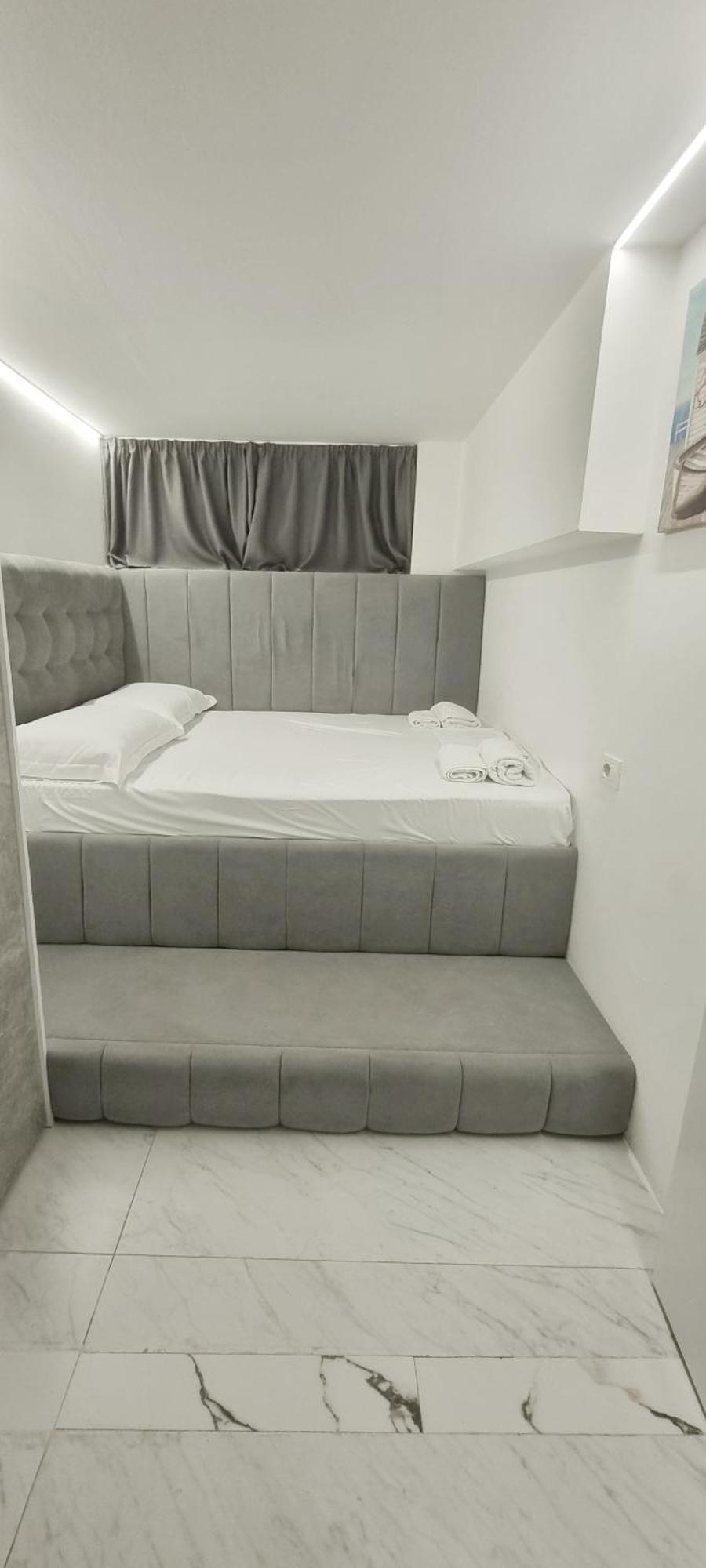 Mon Prive Apartment Tirana Buitenkant foto
